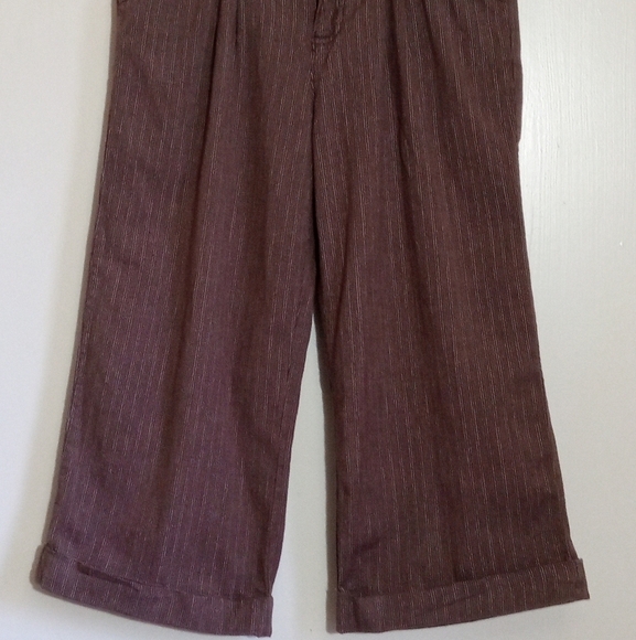 Old Navy brown pleated cropped trousers girls size 14 GUC - Picture 2 of 10